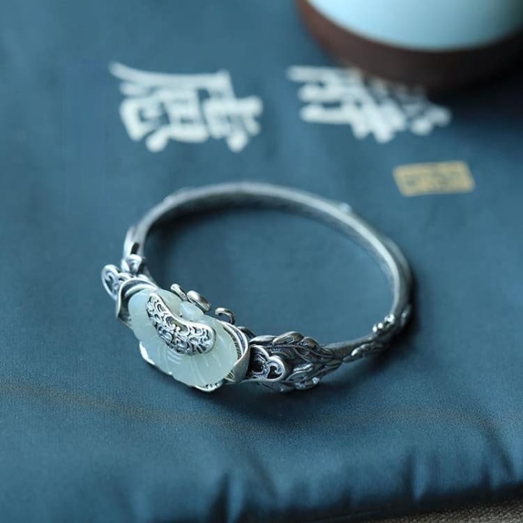 Bracelet vintage ’ la lueur du papillon ’