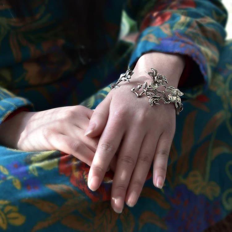 Summer independent design handmade magnolia ladies bracelet exquisite and beautiful fashion silver jewelry