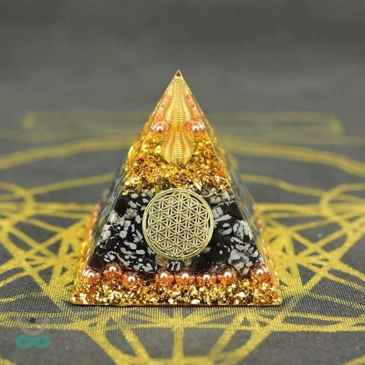 Orgonit-Entspannung und Schutz-Pyramide - Dekoration