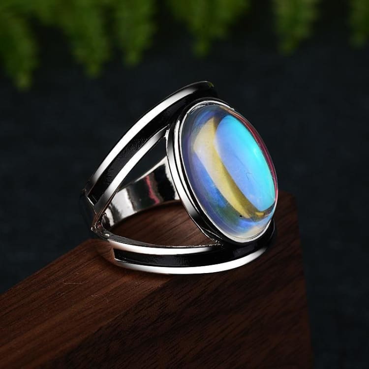 Silberring mit Mondsteinverzierung - Ring
